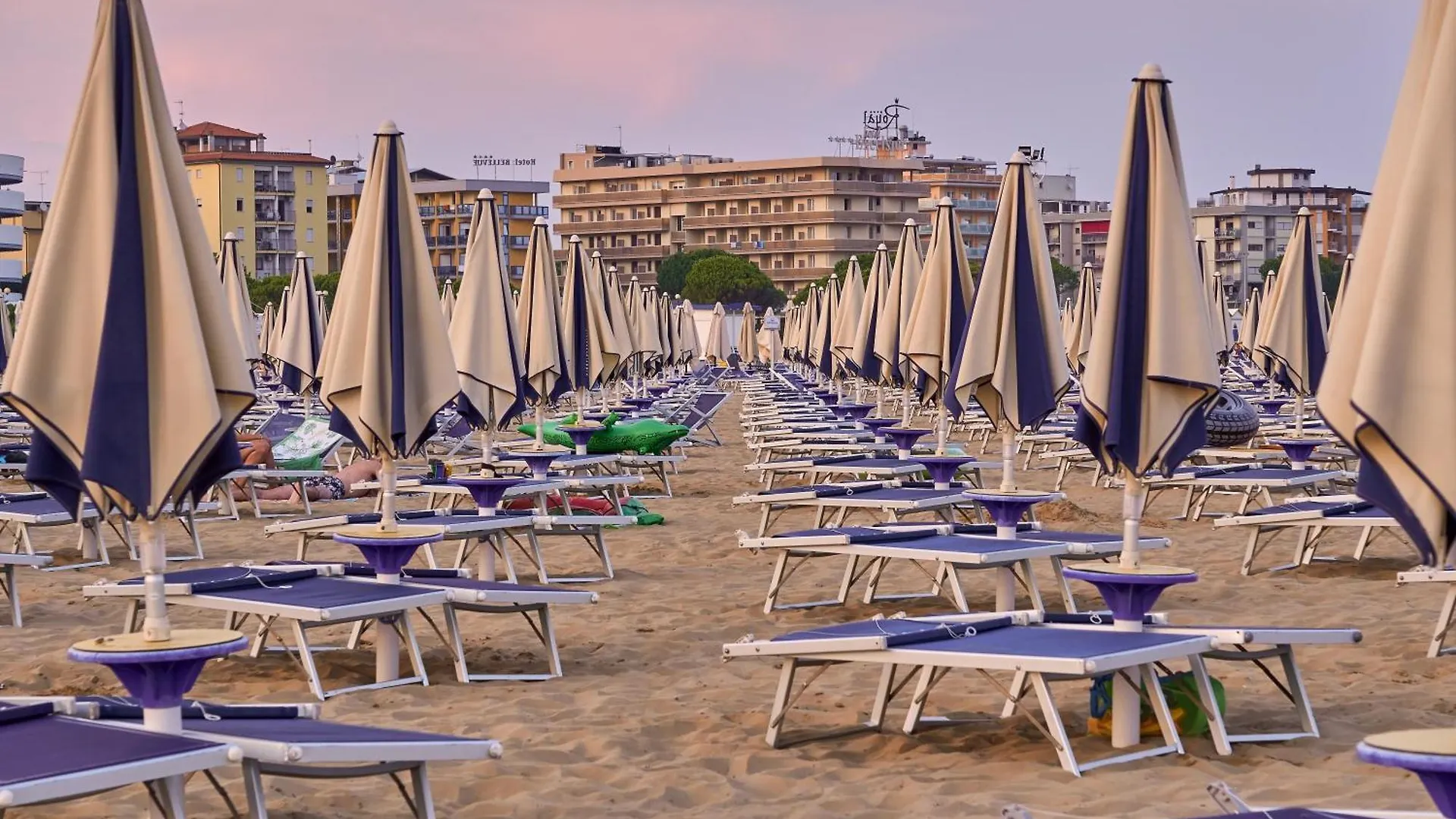Cozy Charm Near The Beach - Beahost Bibione Apartment